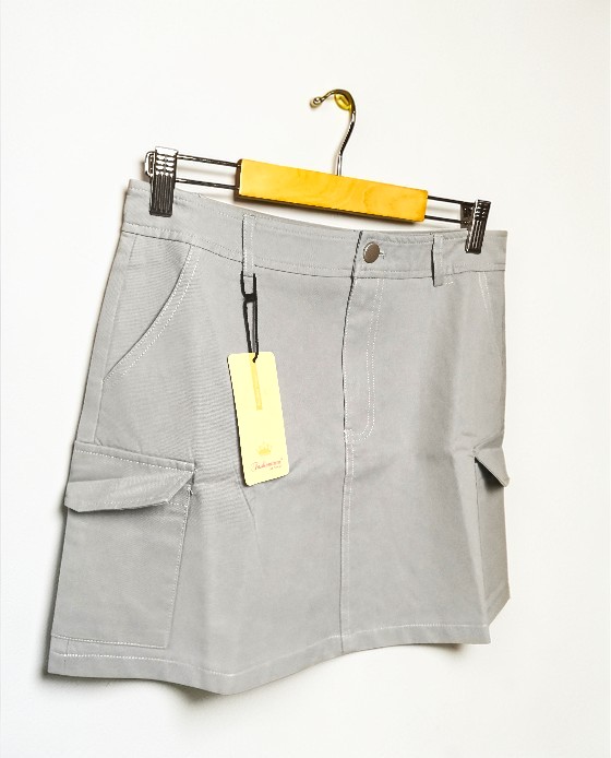 Short Skirt With Side Pockets