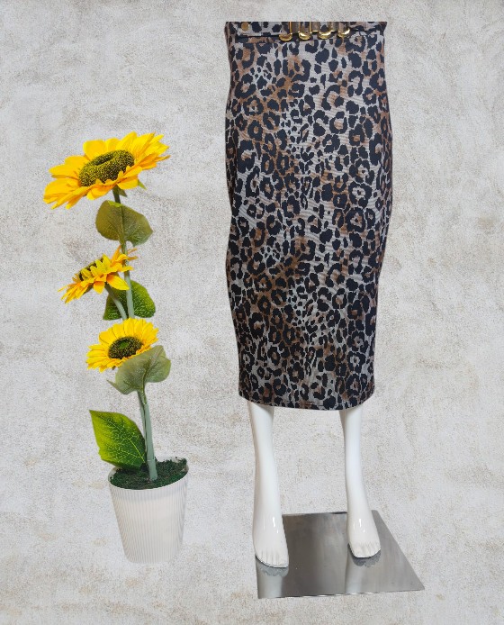 Midi Leopard print Skirt